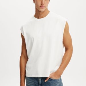 Cropped Fit Muscle